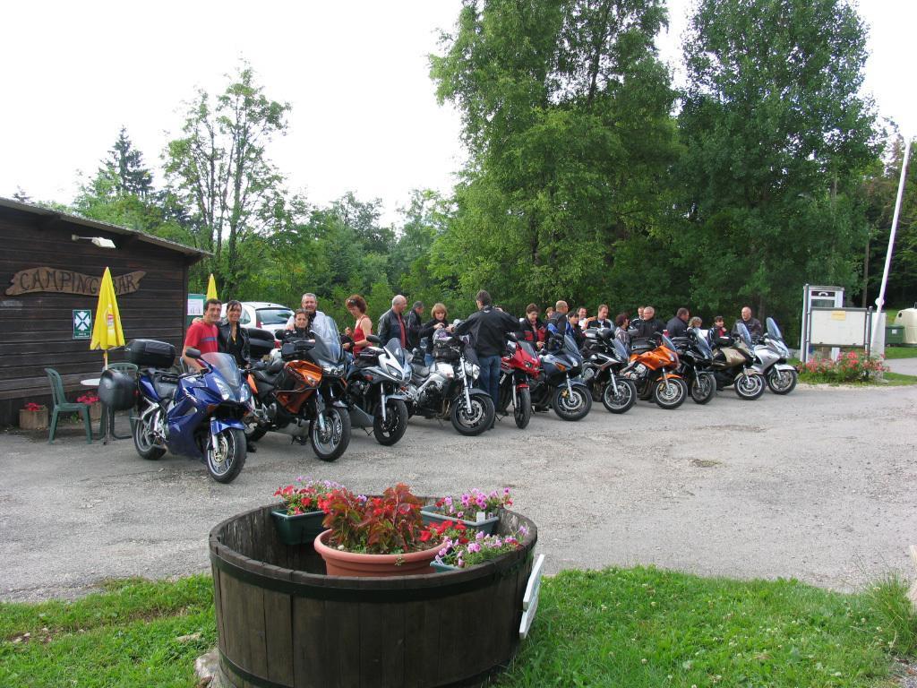 Hotel Team Holiday - Camping Le Balcon De Chartreuse Miribel-les-Échelles Zewnętrze zdjęcie